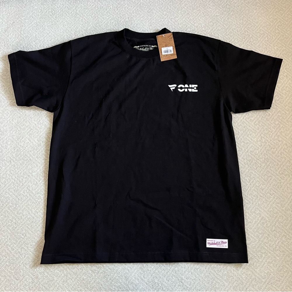 NWT Mitchell & Ness Fanatics One Short-Sleeve Tee Shirt in Black